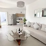 Amperian Mykonos & 4*