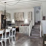 Amperian Mykonos & 4*