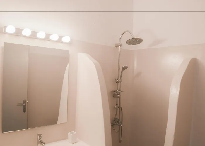 Amperian Mykonos & 4* Mykonos Town