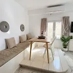 Amperian Mykonos & Hotell 4*